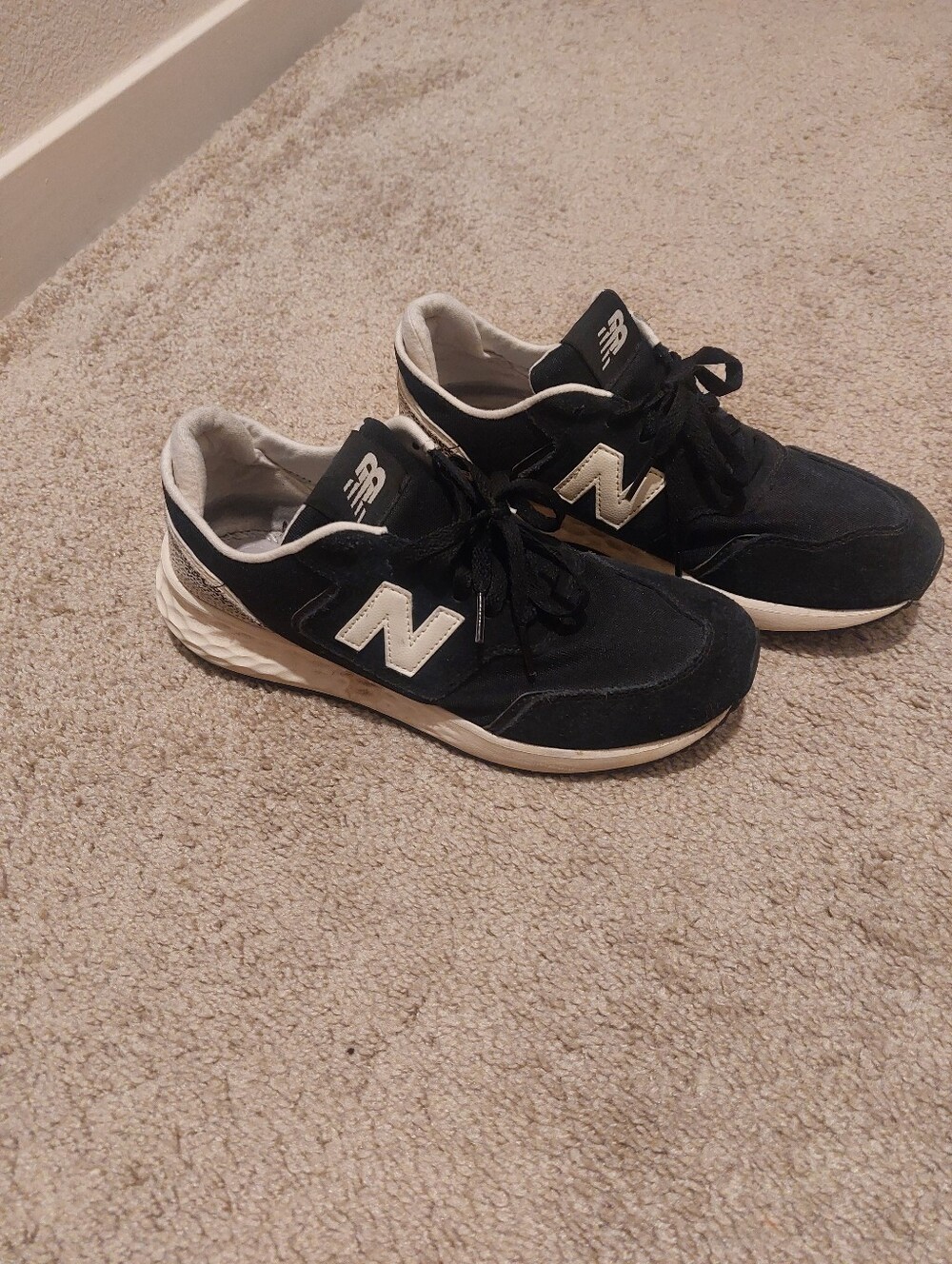 New Balance Men's Black and White Casual Sneakers SIZE:8.5